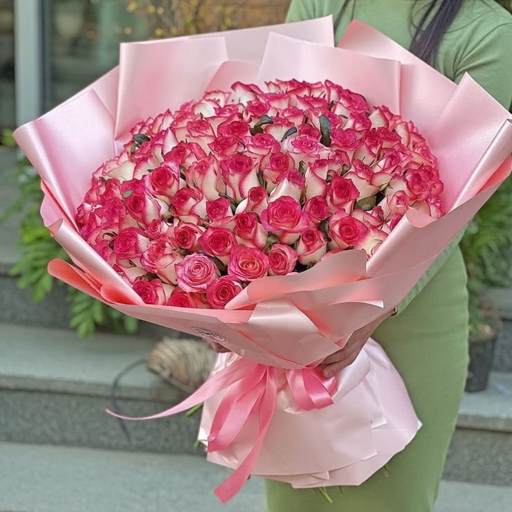 101 роза Джумилия – доставка цветов в Пирей