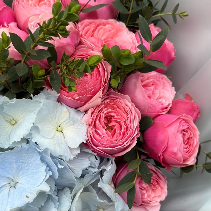 Букет з гортензією Ніжна хмара – доставка квітів у Аваруа