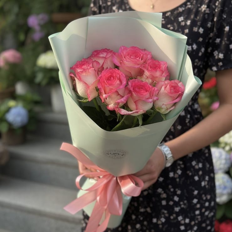 7 roses Jumilia – flower delivery in Warsaw