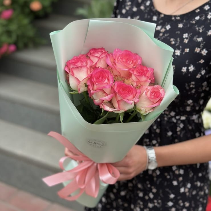 7 roses Jumilia – flower delivery in Warsaw