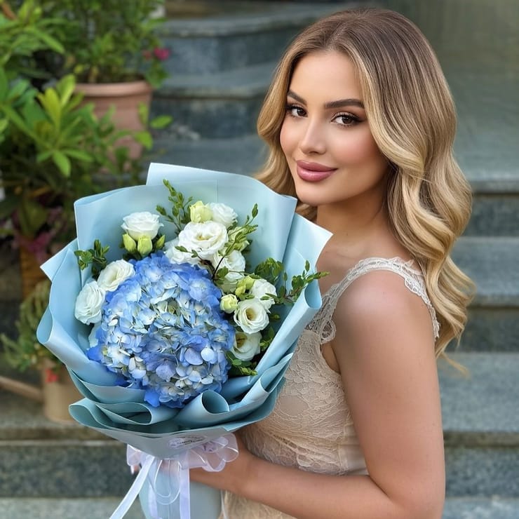 Букет з гортензією Небесна краса – доставка квітів у Баджор