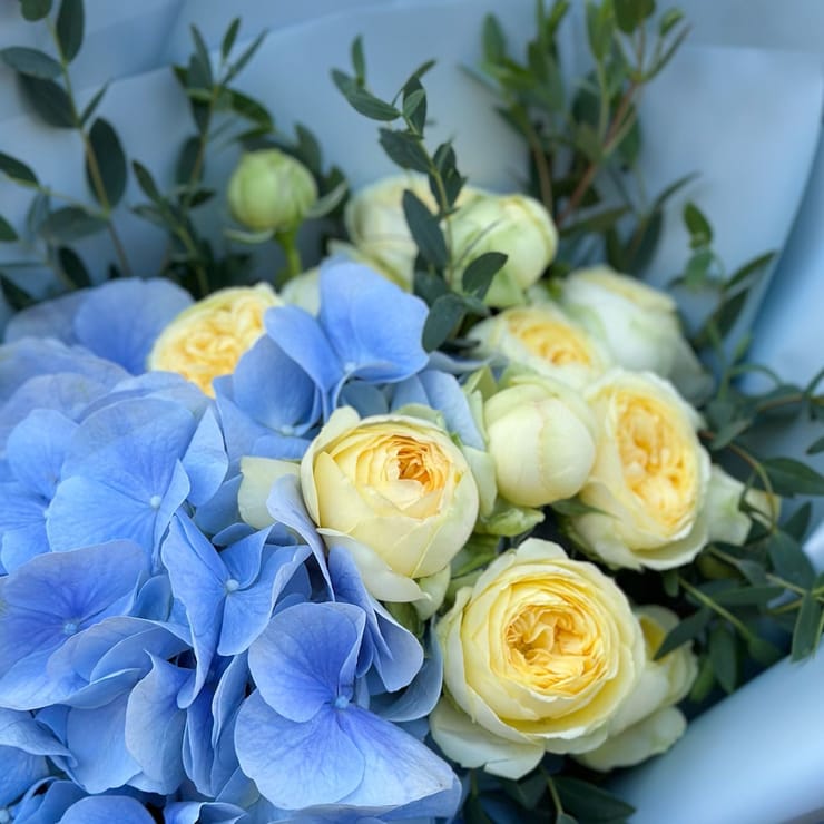 Bouquet Glory to Ukraine! – flower delivery in Tomashpol