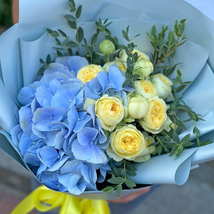 Bouquet Glory to Ukraine! – flower delivery in Tomashpol