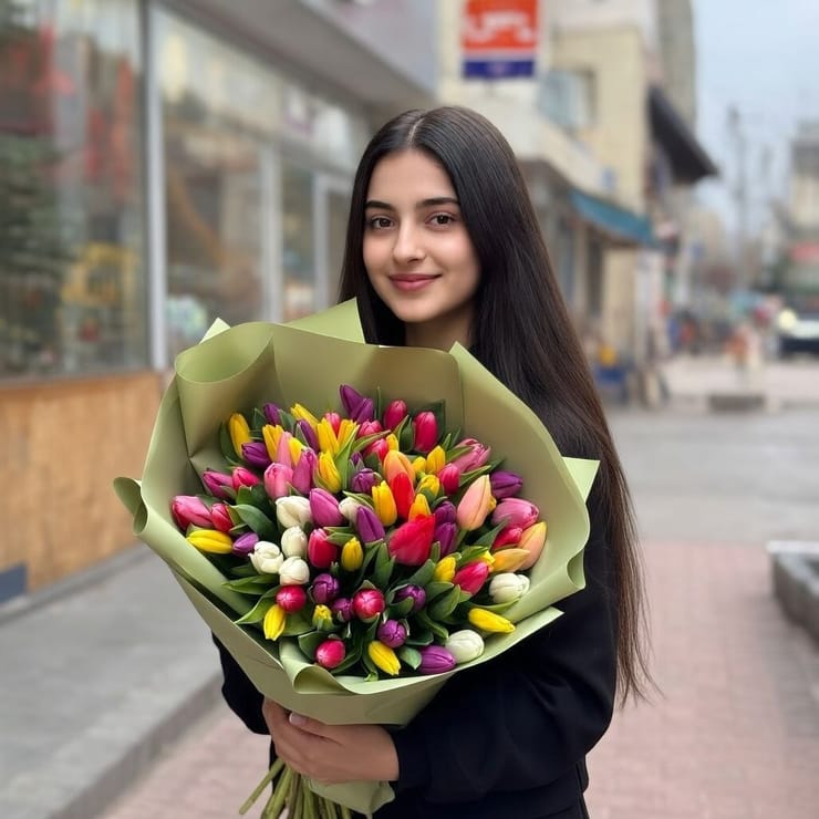 51 mixed tulips – flower delivery in Gillingham