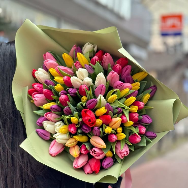 101 разноцветных тюльпанов – доставка цветов в Флорешти