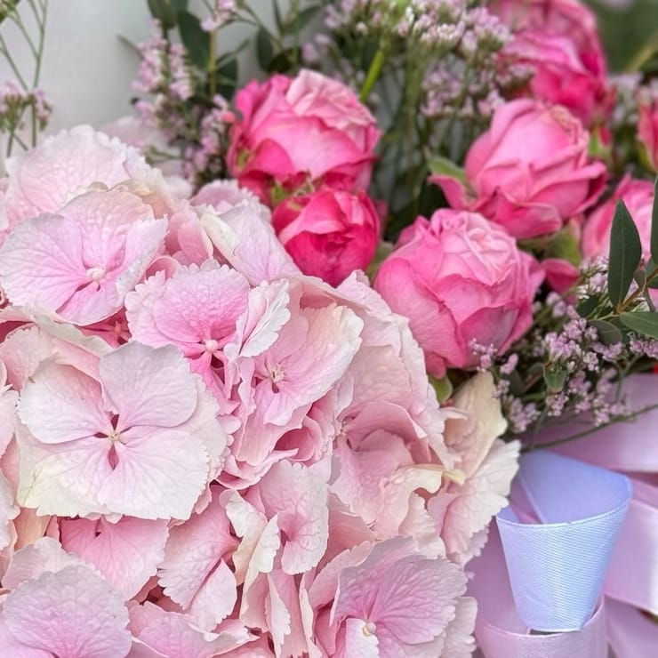 Букет квітів Квітковий конверт – доставка квітів у Пуховка