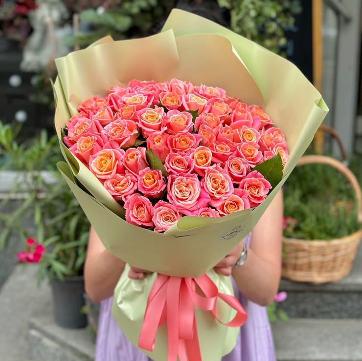 51 коралова троянда – доставка квітів у Лаймен