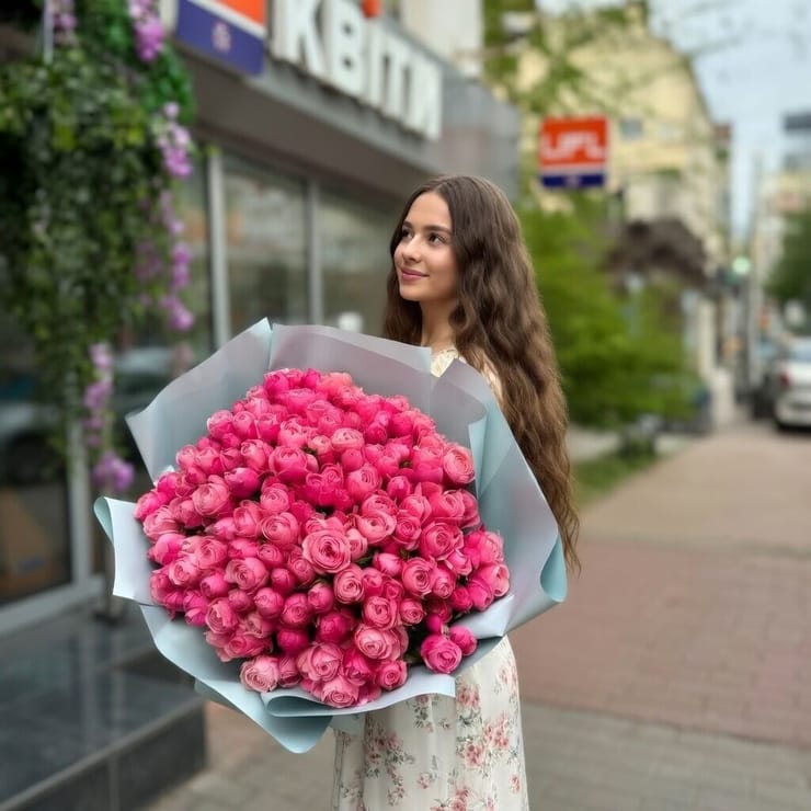 51 розовая пионовидная роза – доставка цветов в Никосия