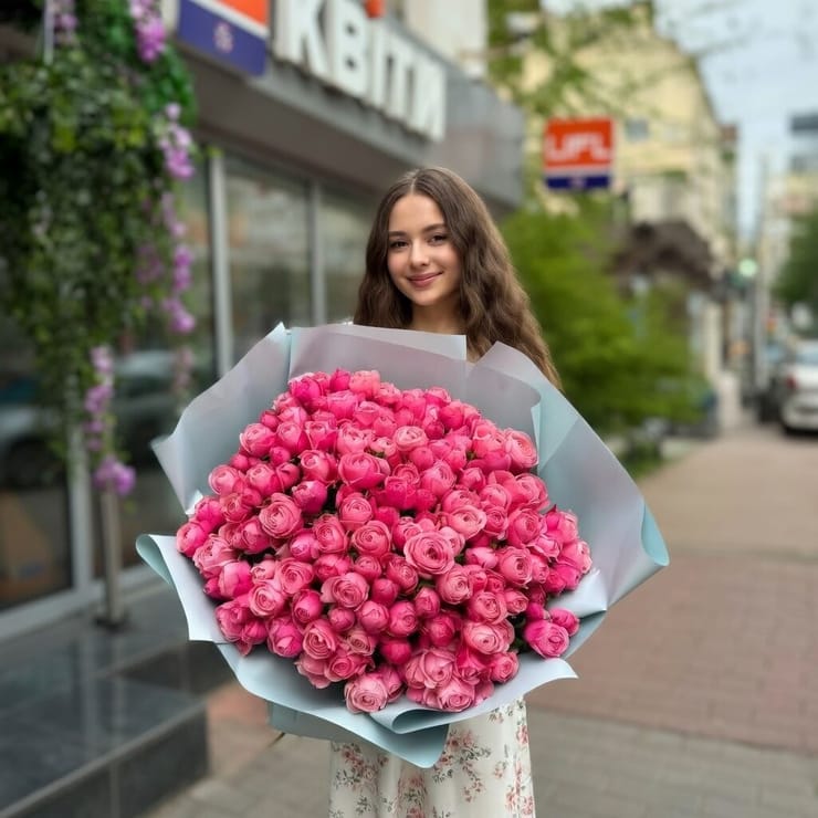 51 розовая пионовидная роза – доставка цветов в Никосия