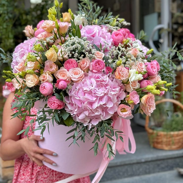 Велика коробка квітів XXL – доставка квітів у Аваруа