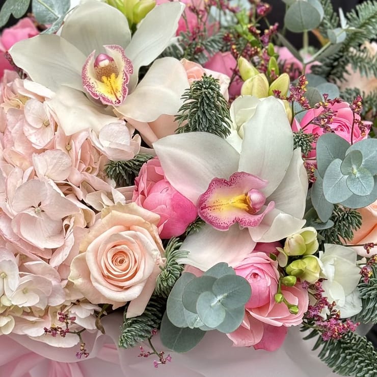 Зимова ніжність – доставка квітів у Ретимно