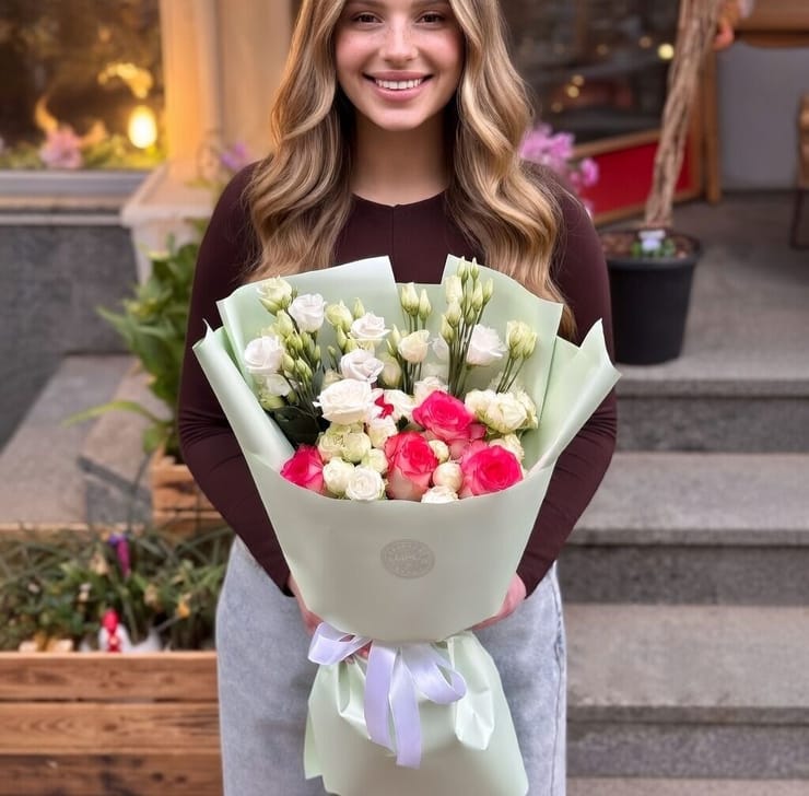 Букет микс светлый – доставка цветов в Бабаи