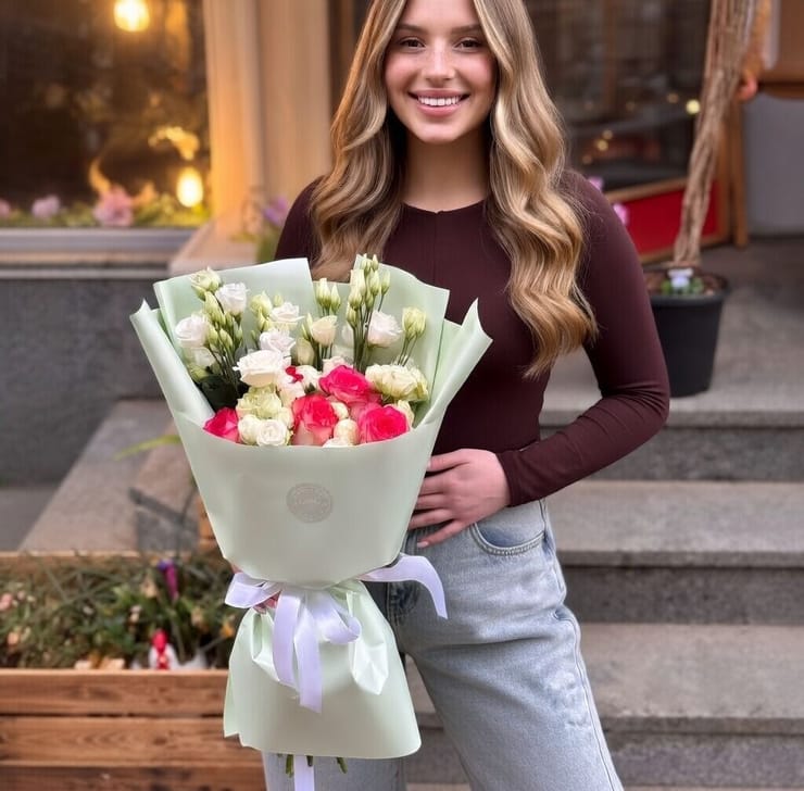 Букет микс светлый – доставка цветов в Бабаи