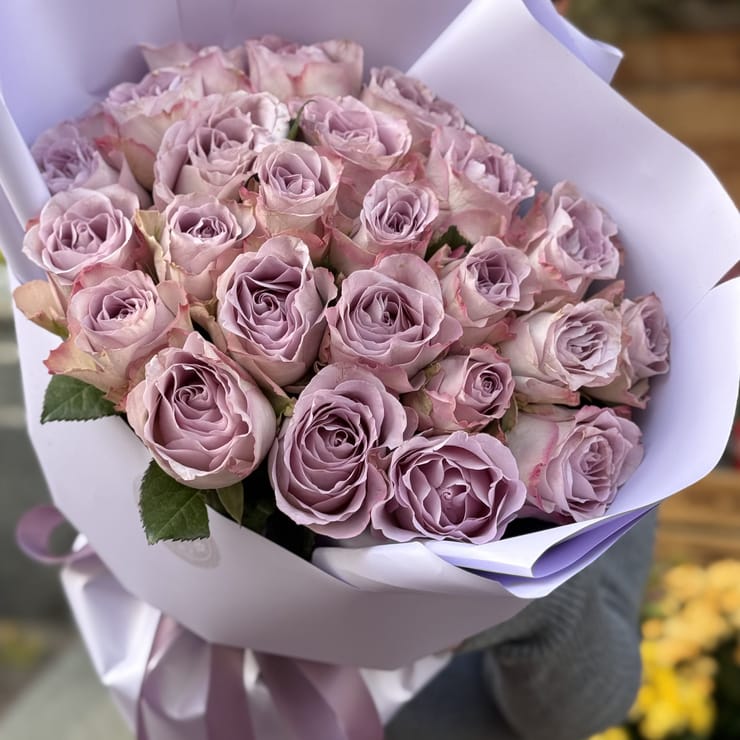 Букет 25 троянд Меморі Лейн – доставка квітів у Сквира