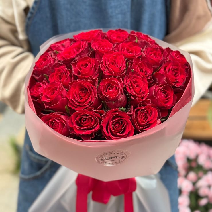 25 красных роз Кения – доставка цветов в Юбилейное (Запорожская область)
