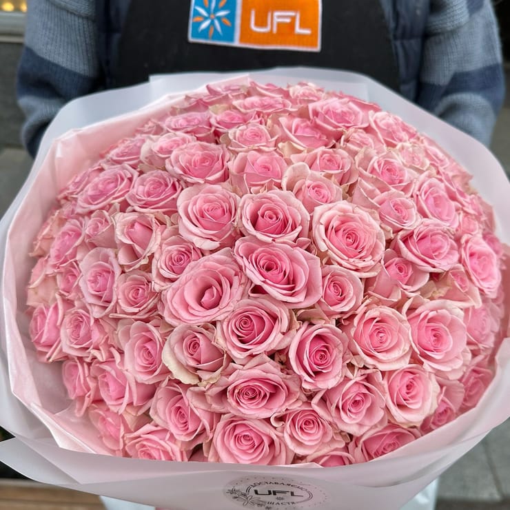 101 pink roses Kenia – flower delivery in Midleton
