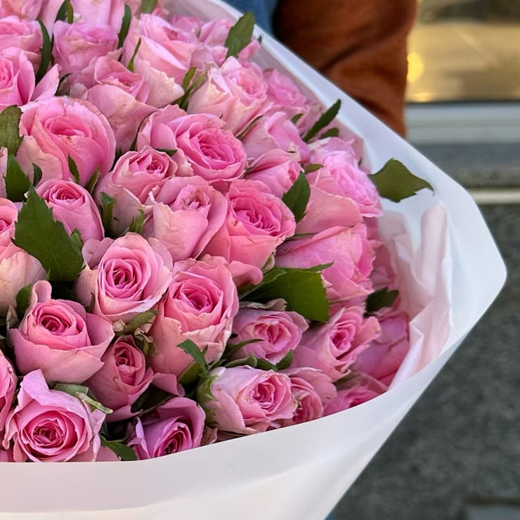 101 pink roses Kenia – flower delivery in Tanta