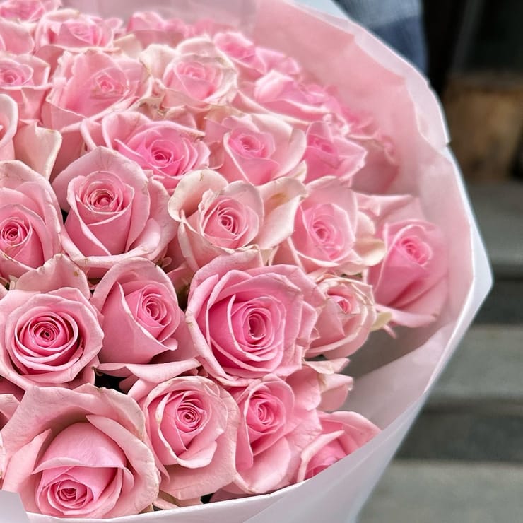 51 pink roses Kenia – flower delivery in Menzingen