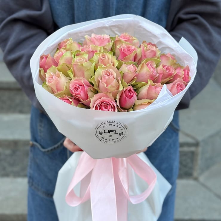 25 рожевих троянд Кенія – доставка квітів у Палдіскі
