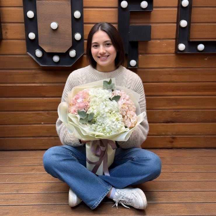 Bouquet of 7 tender hydrangeas – flower delivery in Koksijde
