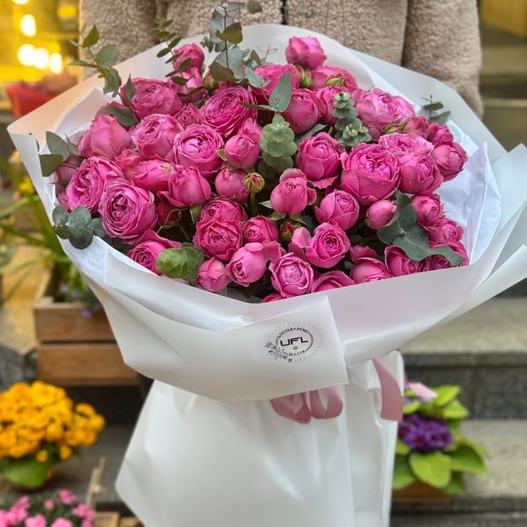 25 рожевих піоновидних троянд  – доставка квітів у Дружба (Казахстан)