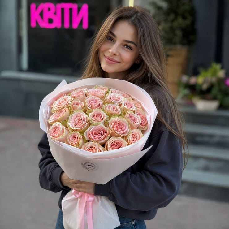 25 roses Doris Day – flower delivery in Nisporeni