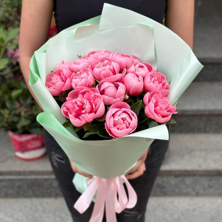 15 pink peonies (imported) – flower delivery in Yubileynoye (Dnepropetrovsk, Ukraine)