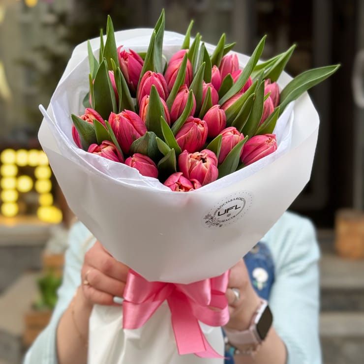 25 tulips Columbus – flower delivery in Petrovac