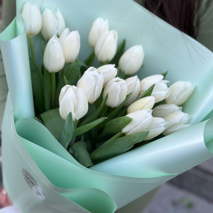 19 білих тюльпанів - Самій ніжній – доставка квітів у Уйчі