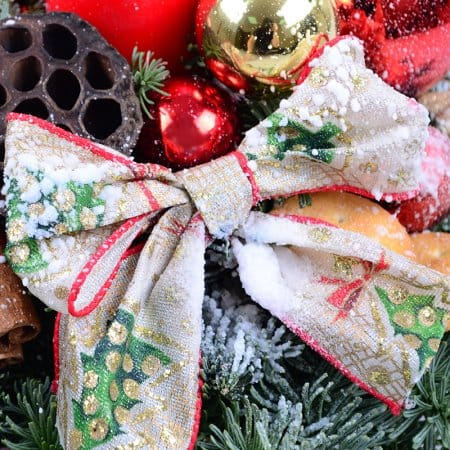 Святкова композиція – доставка квітів у Ретимно