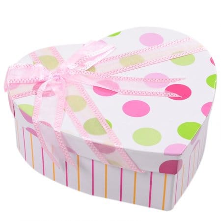 Лепестки роз в коробке – доставка цветов в Мурованые Куриловцы