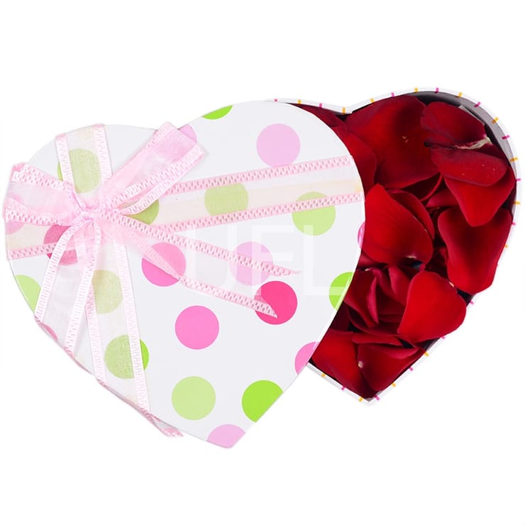 Лепестки роз в коробке – доставка цветов в Мурованые Куриловцы