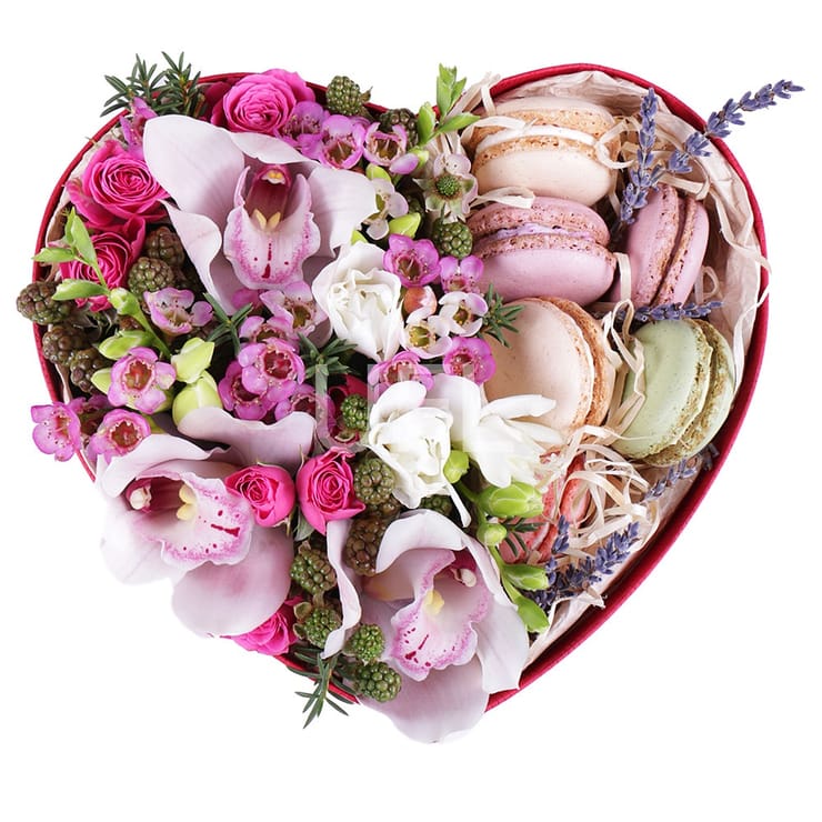 Flower box of happiness – flower delivery in Nizhnie_seregozi