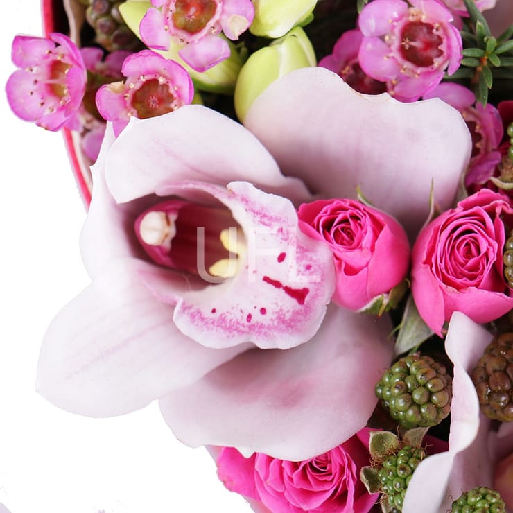 Flower box of happiness – flower delivery in Nizhnie_seregozi