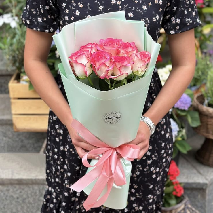 7 троянд Джумілія – доставка квітів у Славута