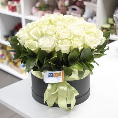 Light cream – flower delivery in Volnyansk