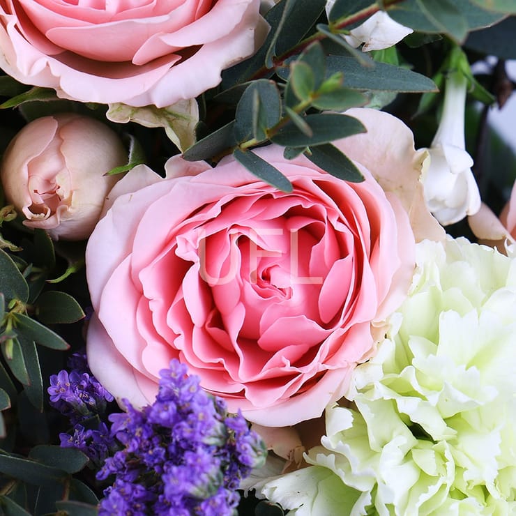 Букет цветов Изыск – доставка цветов в Порт Морсби