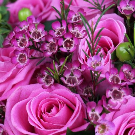 Букет квітів в коробці – доставка квітів у Червоноармійськ