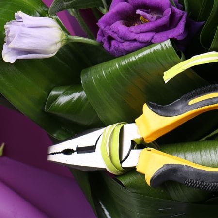 Букет квітів Мужність  – доставка квітів у Носівка