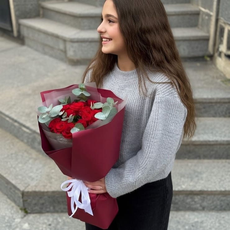 Букет квітів 21 троянда червона – доставка квітів у Градіжськ