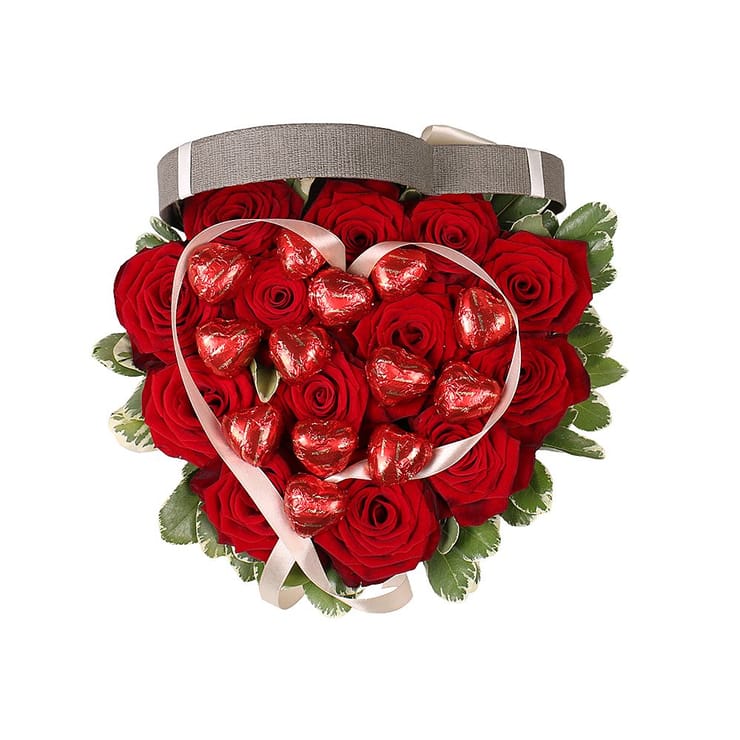Heart of roses with sweets – flower delivery in Volnyansk