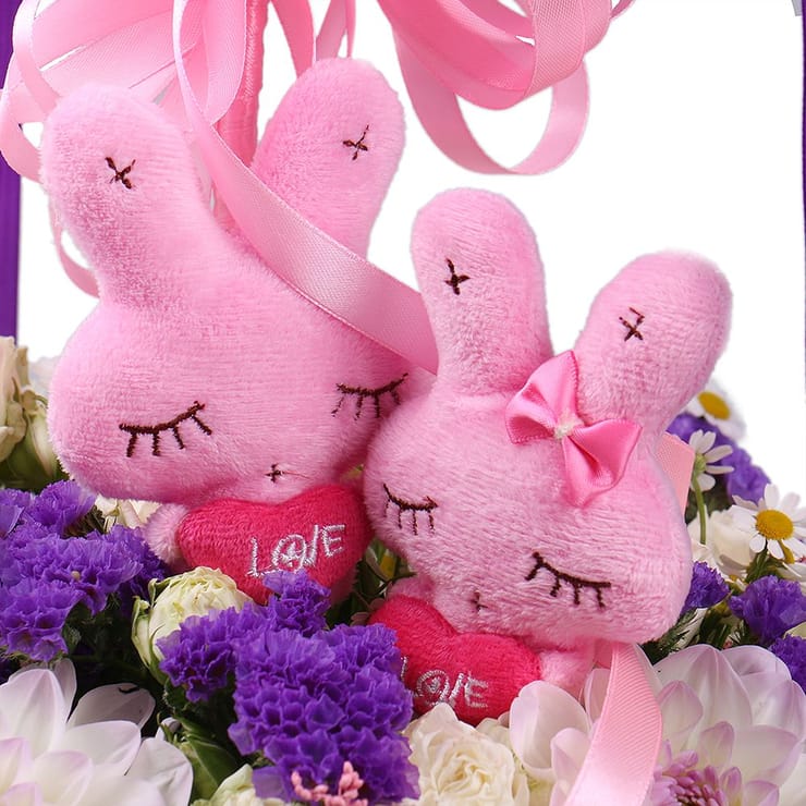Bunnies on air balloon  – flower delivery in Novopokrovka