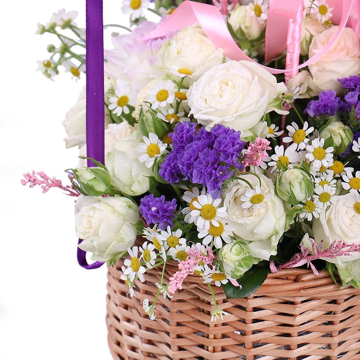 Bunnies on air balloon  – flower delivery in Novopokrovka