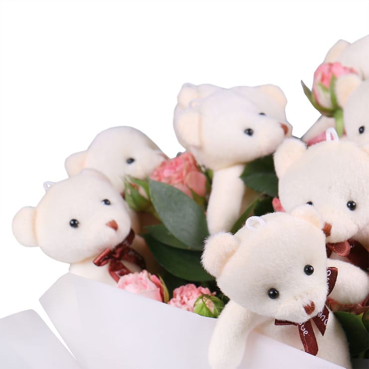 with roses and teddies – flower delivery in Novopokrovka