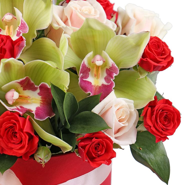 Flower box About Love – flower delivery in Kirovsk (Ukraine)