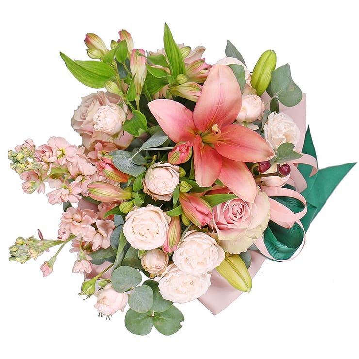 Roses and lilies – flower delivery in Balaklava