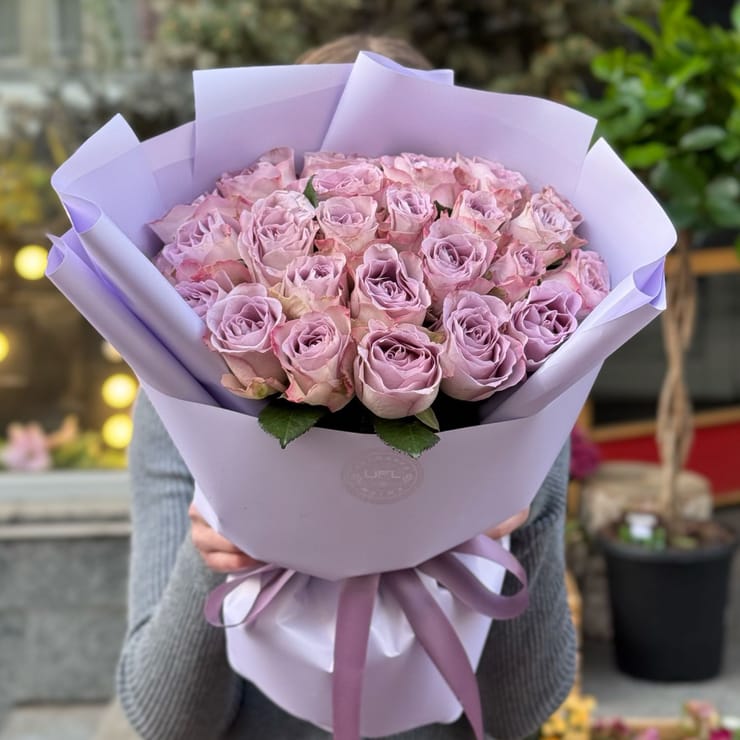 Букет 25 троянд Меморі Лейн – доставка квітів у Сквира