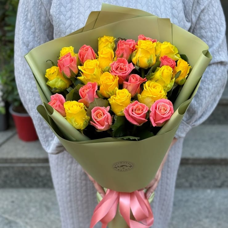 Букет Краски лета 25 роз – доставка цветов в Чечельник