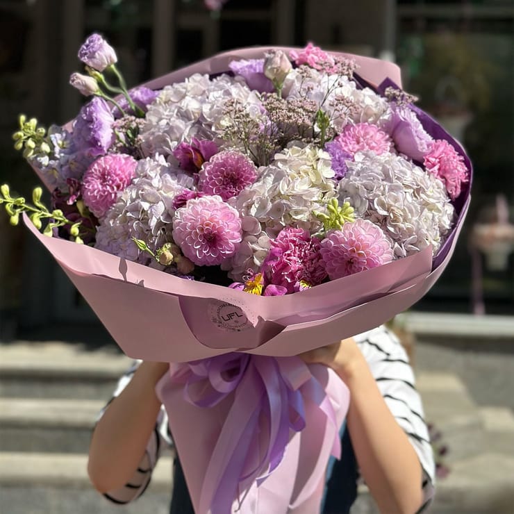 Bouquet #10926 – flower delivery in St. George's