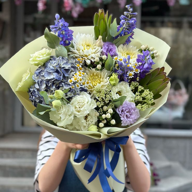 Bouquet #10927 – flower delivery in St. George's